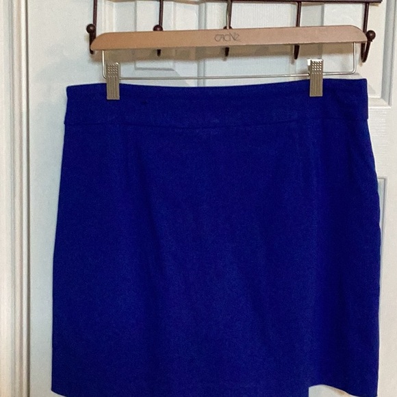 Attyre New York Cobalt Blue Skort w/ Embellished Silver Stud Flowers - Picture 4 of 6